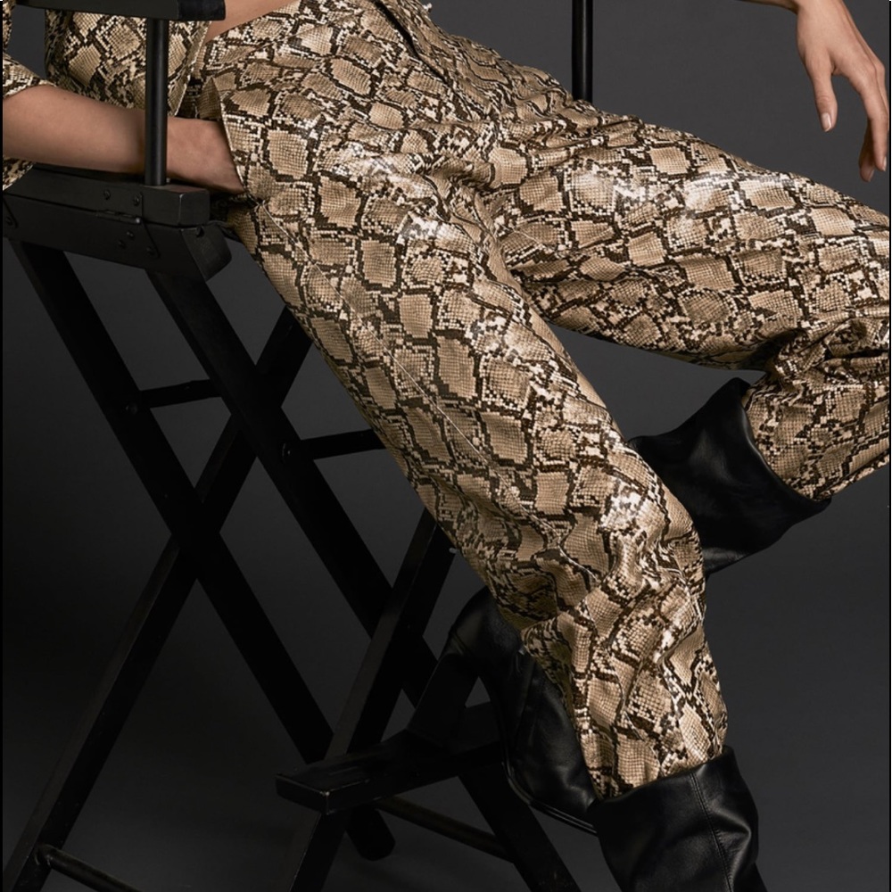NWT ZARA Snake Print pants. Size XS